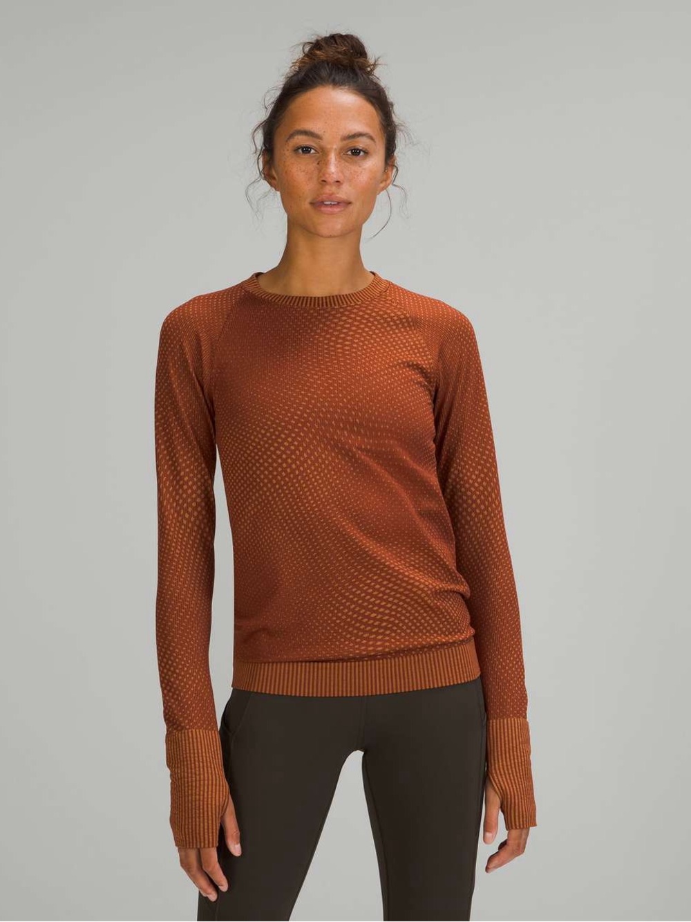 Lululemon Rest Less Pullover
Grid Warp Date Brown / Desert Sun